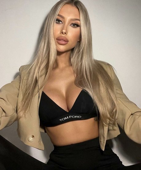 _sandrabieniek pornstar naked photo