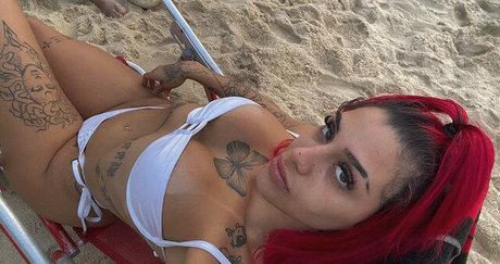 Azzy MC star perfect photo