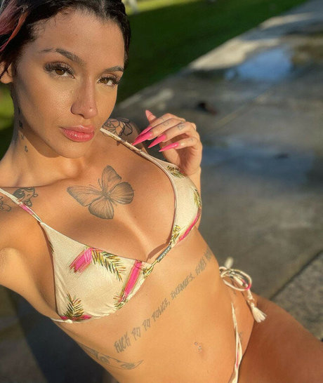 Azzy MC top model galleries