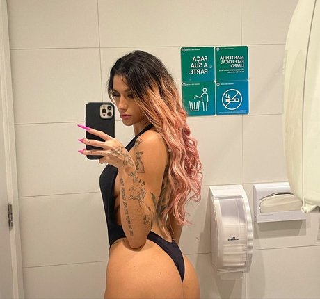 Azzy MC star pornographic archive