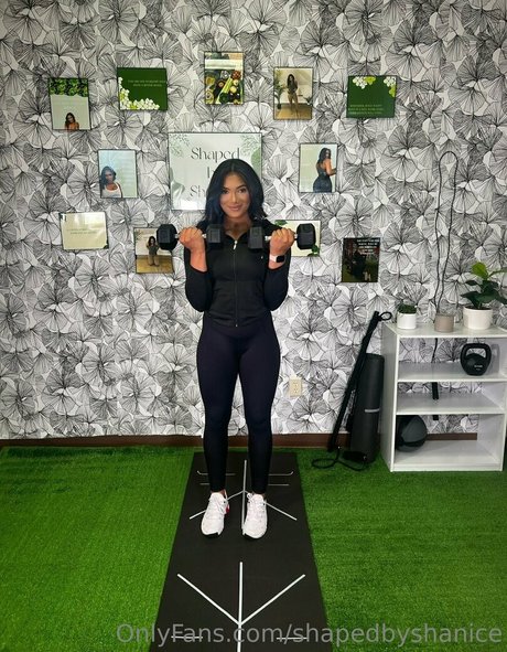 shapedbyshanice hot star pics
