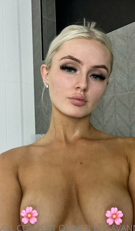 Savannah Gillman adult model picture