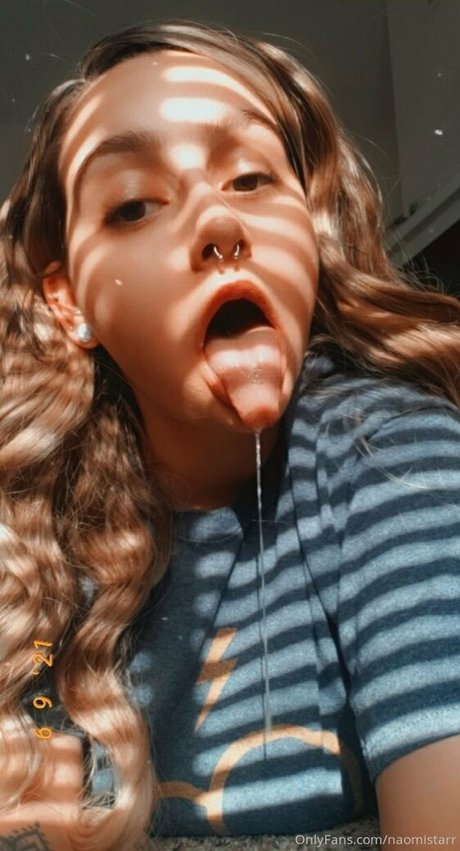 naomistarr hd pornstar img