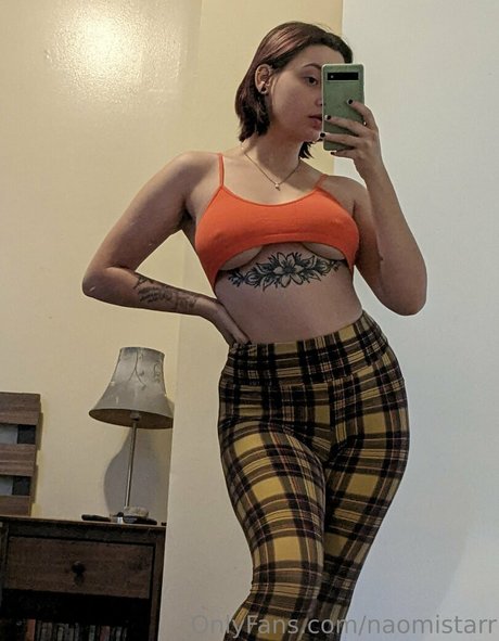 naomistarr hd model picture