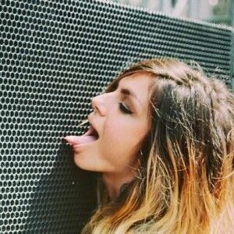 Krewella star top picture