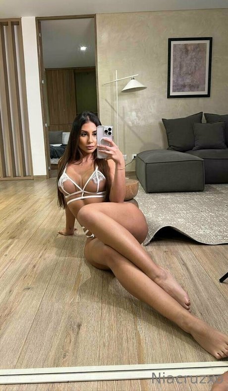 estefahg actress pic