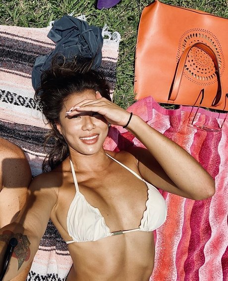 Lotus Bombb exclusive model pic