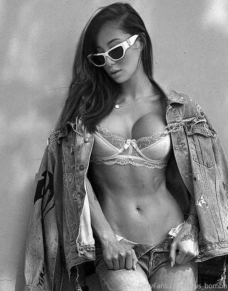 Lotus Bombb high quality star photo