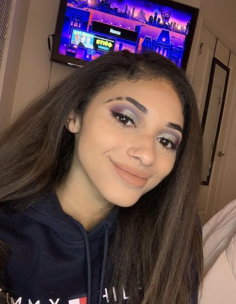 curvy muscle onlyfans xxx photos