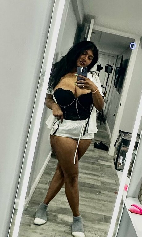 zeenath naked model image