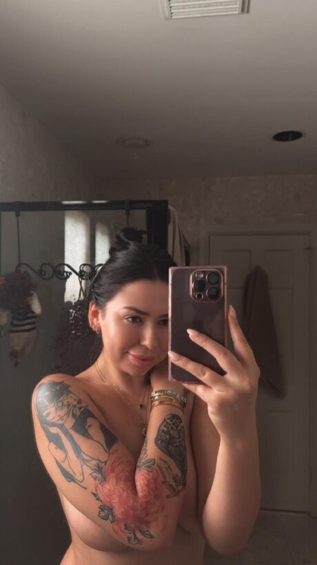 hungry4moore pornstar pic