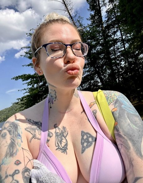 Sarah Karuna Satori exclusive pornstar archive