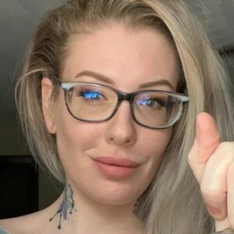 Sarah Karuna Satori pornstar sex img