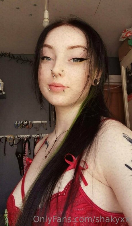 shakyxx xxx model pic