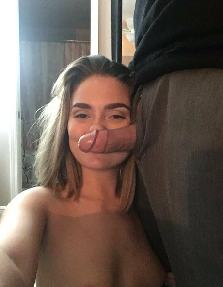 Savannahextrasmall erotic model img