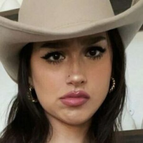 Ambergianna sex model picture