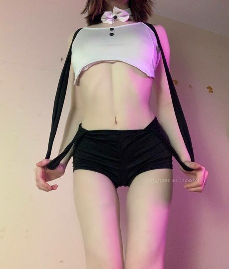 yoursoftness69 model photo