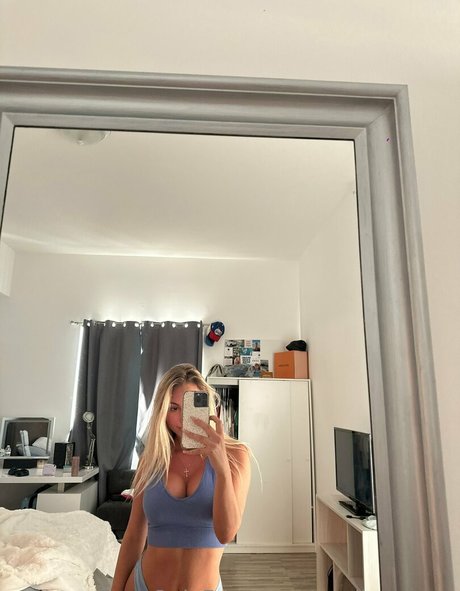 noelleeexoxo model perfect photos