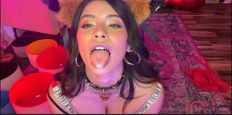 popular onlyfans beautiful archive