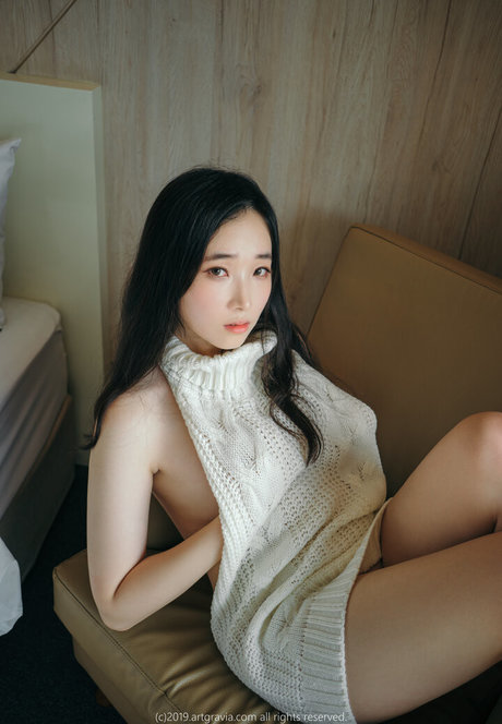 bambi jesuis sexy model photo