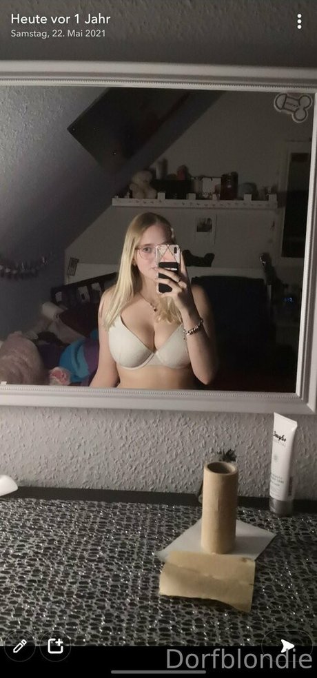 dorfblondie star hot pictures