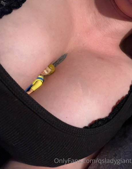 qsladygiant pornstar erotic photos