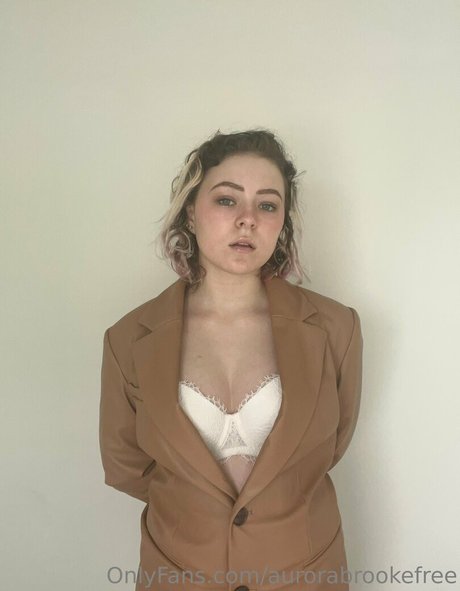 aurorabrookefree perfect actress img