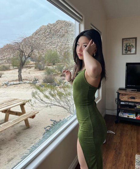 Maru Lee model hd images