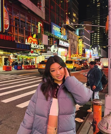 Maru Lee model nice pictures