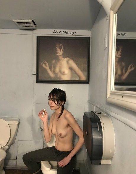 ninaxxxxnn naked model img