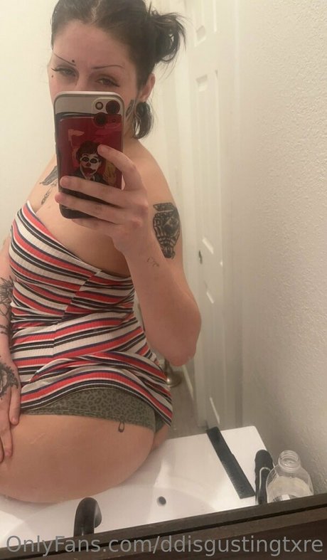 ddisgustingtxre model top images