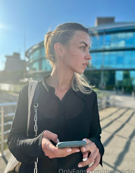 dindondin model high quality archive