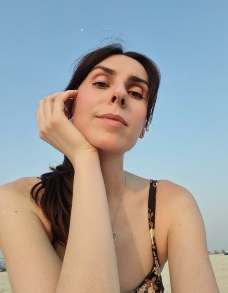 Bambi Hou model hd gallery