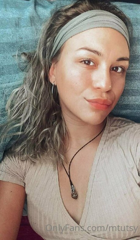 mtutsy star hot picture