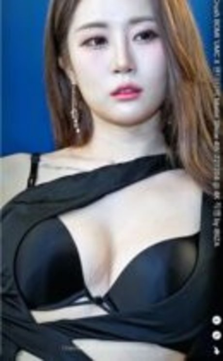 Bomi Girl Crush erotic star archive