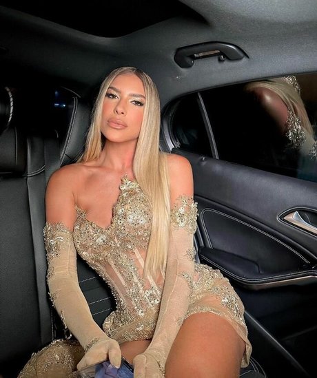 Lorena Improta hd model pictures