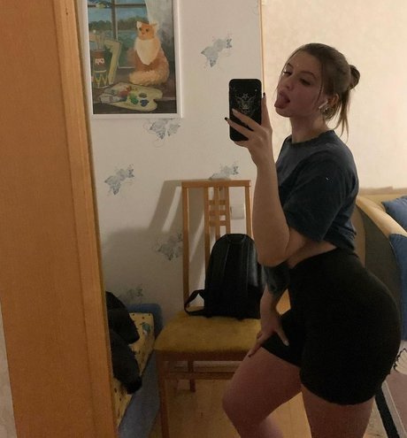 ell8ta xxx model archive