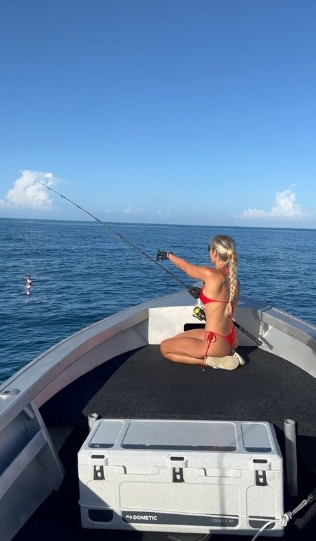 mouth onlyfans hot naked image