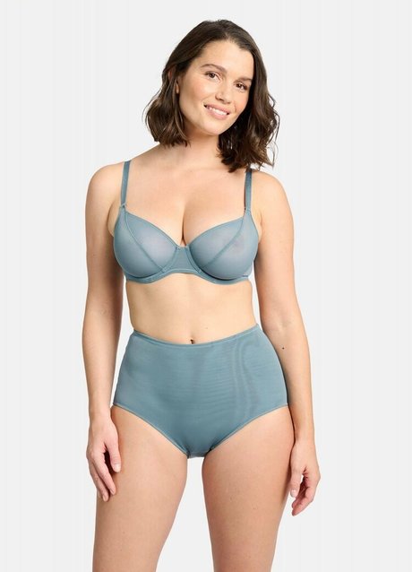 Sabrina Laporte pretty actress picture