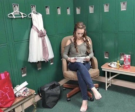 momdd1998 high quality model img