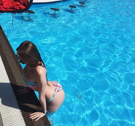 popular onlyfans beautiful naked picture