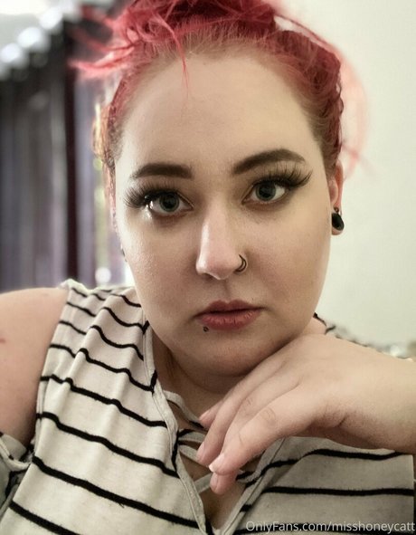 misshoneycatt model sexy photo
