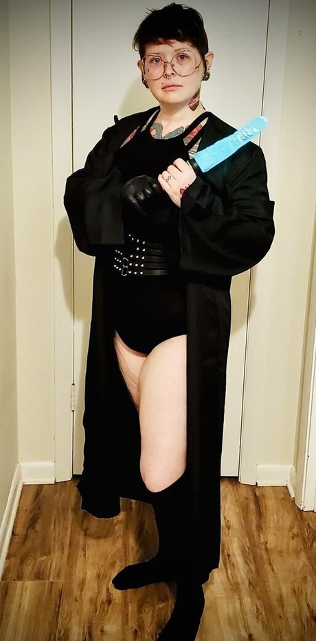 trashpanda4lyfeyo model erotic pic