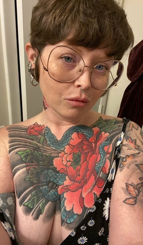 trashpanda4lyfeyo star high quality pictures