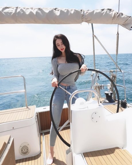 Candyseul erotic actress pics