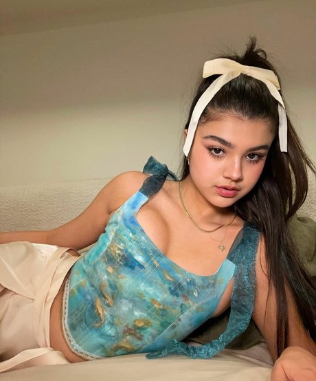 saraecheagaray model perfect picture