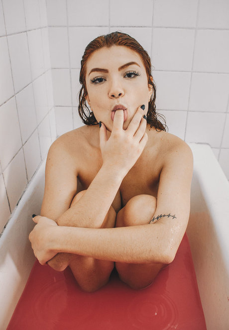 Ellora Haonne model erotic pictures