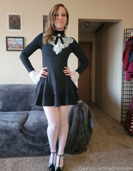 TheFineTrouble model exclusive pics