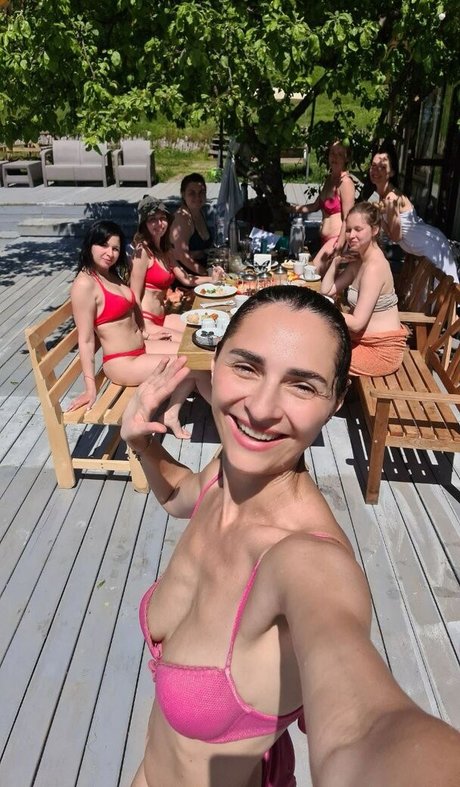 yladoyla perfect actress photos