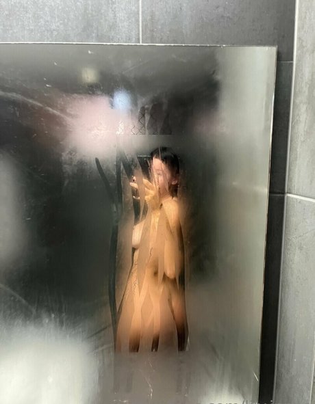 lilyinnes star exclusive pic